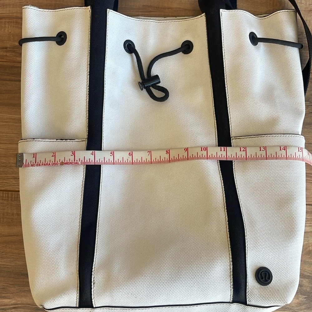 Pre-owned lululemon White and Black Women's Backpack - Picture 15 of 16